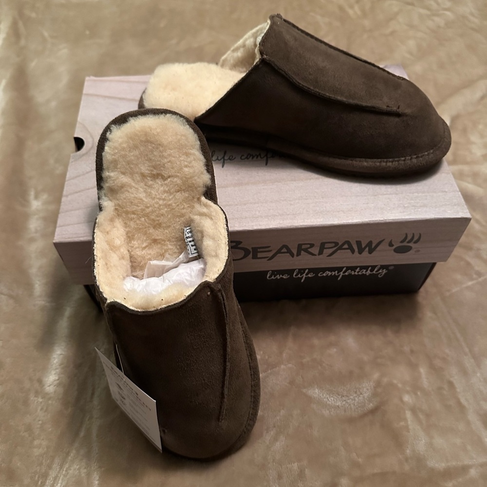 BEARPAW Mens “Saxon” slipper. Size 8
